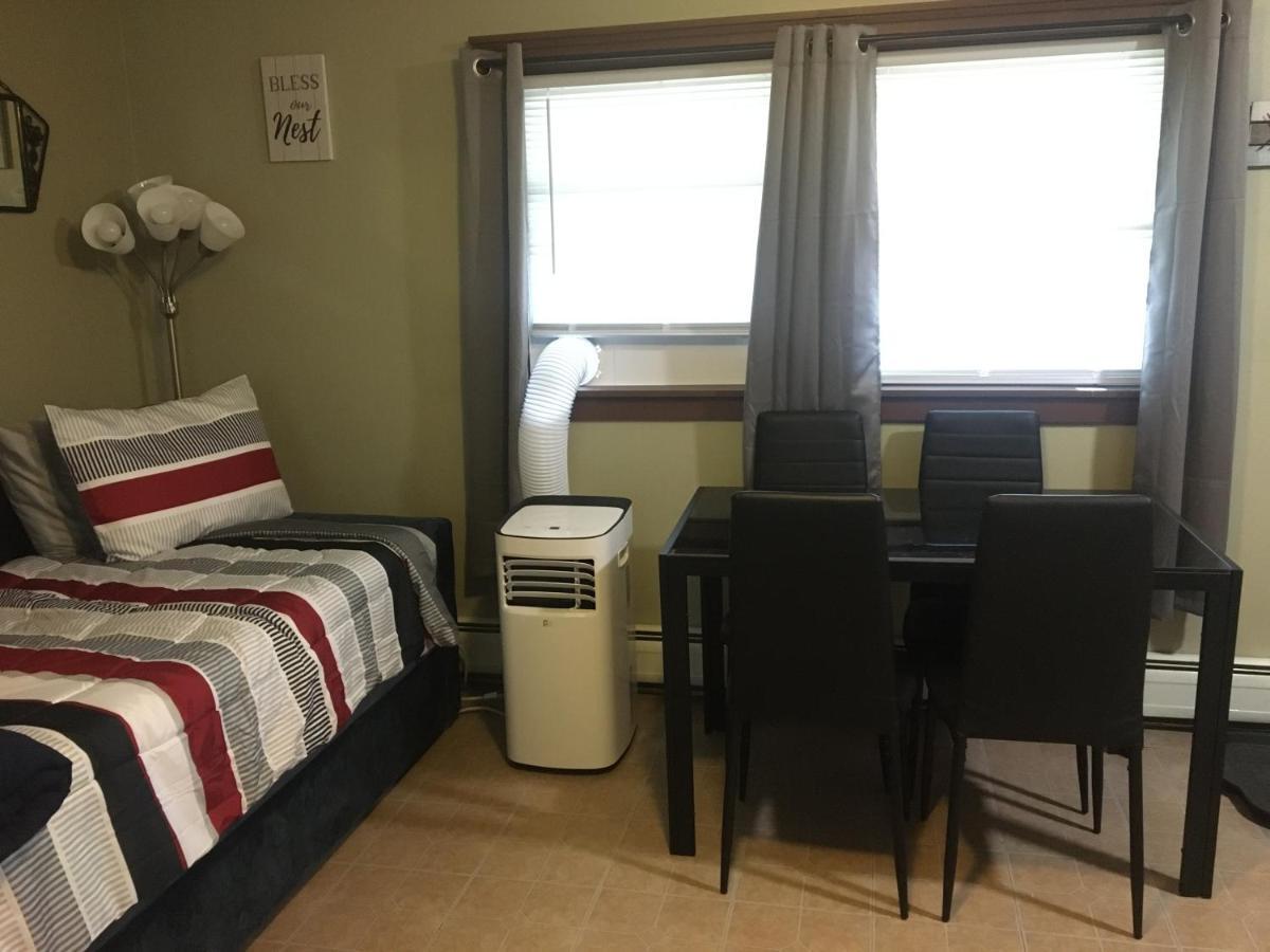 Home Away From Home, Recently Renovated North Troy ภายนอก รูปภาพ