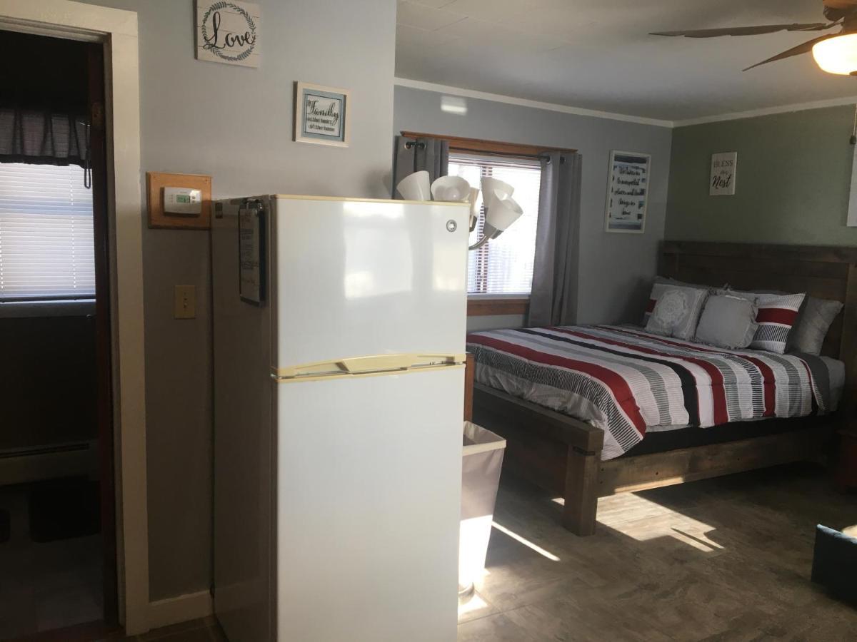 Home Away From Home, Recently Renovated North Troy ภายนอก รูปภาพ