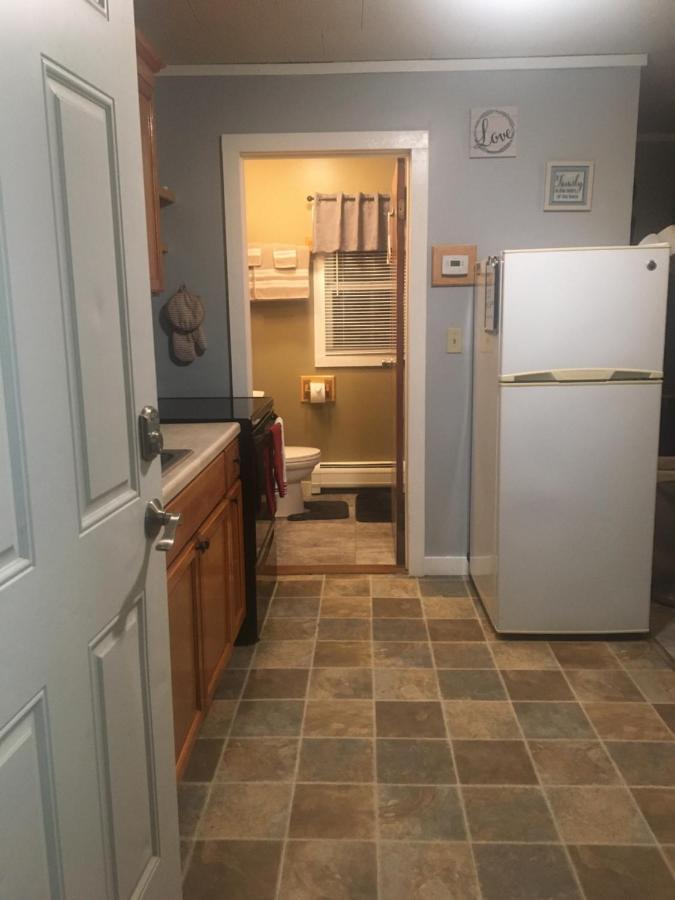 Home Away From Home, Recently Renovated North Troy ภายนอก รูปภาพ
