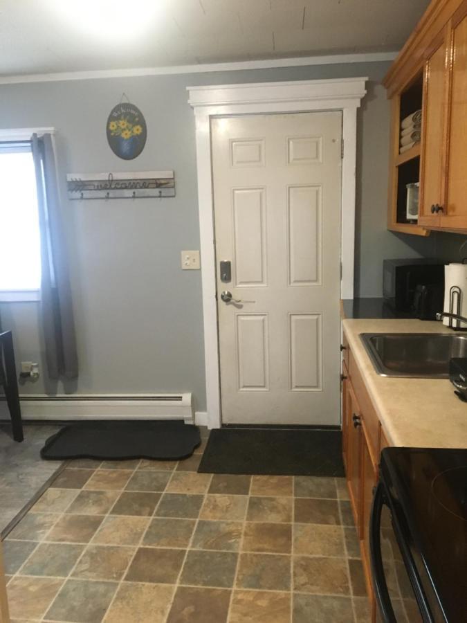 Home Away From Home, Recently Renovated North Troy ภายนอก รูปภาพ