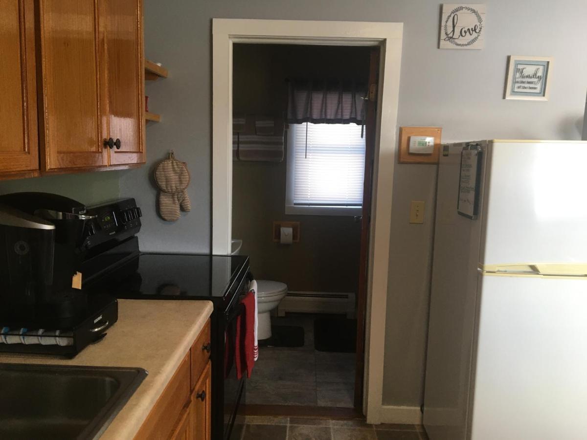 Home Away From Home, Recently Renovated North Troy ภายนอก รูปภาพ