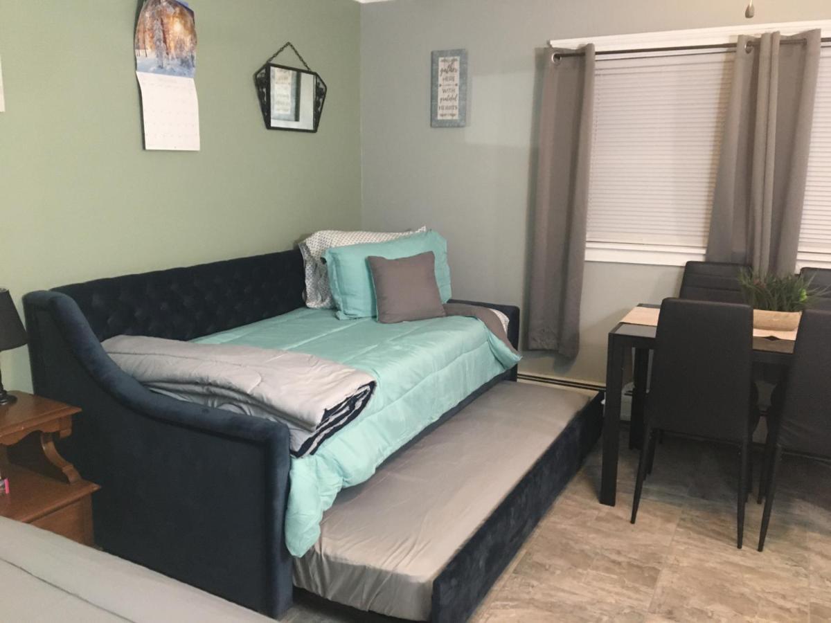 Home Away From Home, Recently Renovated North Troy ภายนอก รูปภาพ